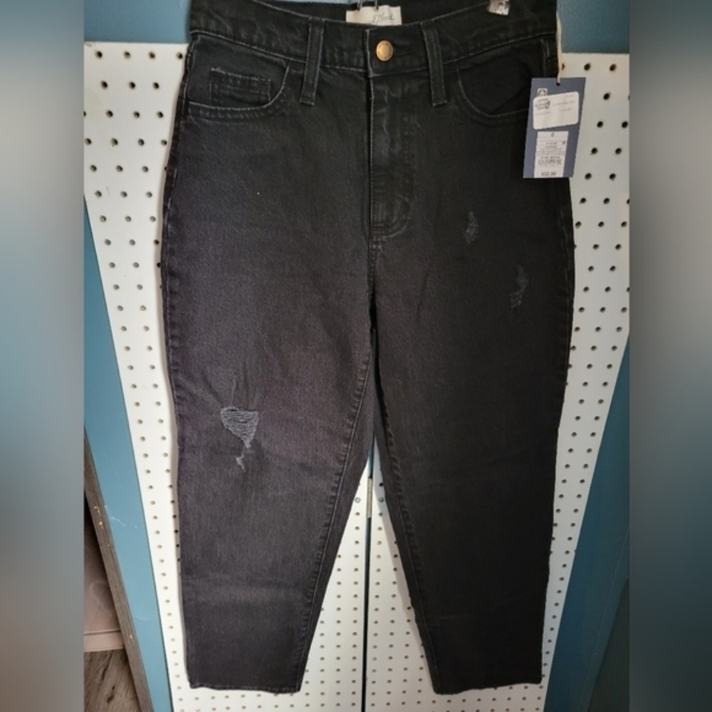Universal Thread NWT size 0/25 black distressed vintage straight leg jeans